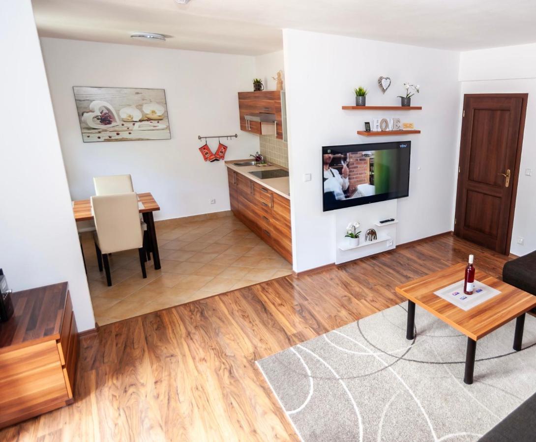 Vila Helena - Apartman Helena 15 Leilighet Ruzomberok Eksteriør bilde